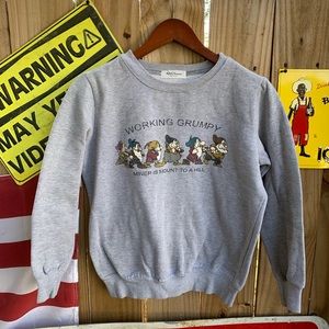 Vintage Working Grumpy Snow White Sweatshirt Size M